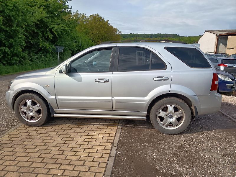 Kia Sorento (2007) 2.5 VGT tažné na 3t. - fotka 23 z 46