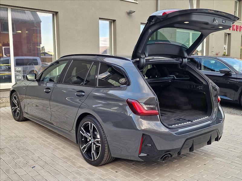 BMW Řada 3 330d Xdrive M-Sport ČR,1.Maj. - fotka 44 z 50