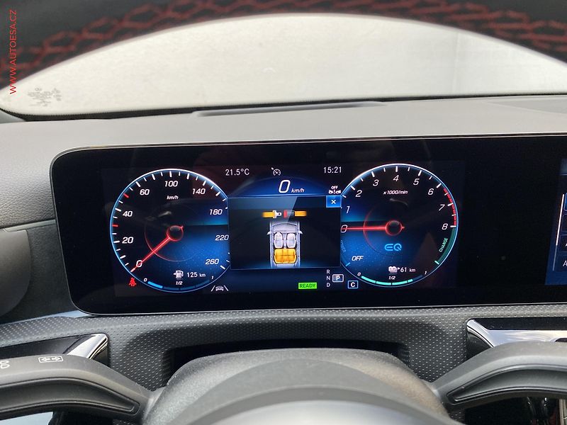 Mercedes-Benz Třídy A (2022) 1.3i A250e, AT, LED, panor, - fotka 22 z 27