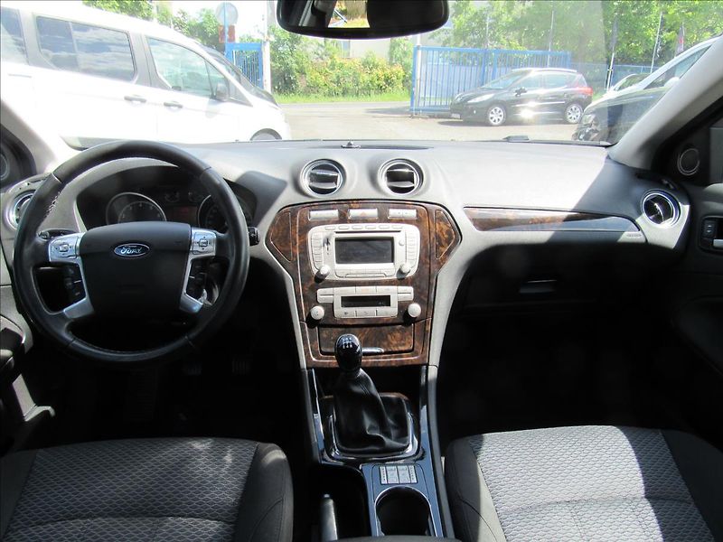 Ford Mondeo 2,0 Flexifuel Ethanol/Benzín 1 - fotka 11 z 31