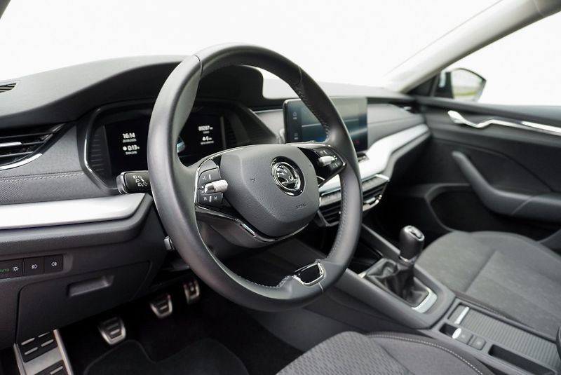 Škoda Octavia 1.5 TSI STYLE PLUS - fotka 45 z 46