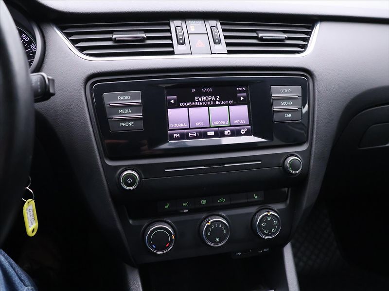 Škoda Octavia 1,6 TDI Ambition Klima Tempoma - fotka 17 z 28