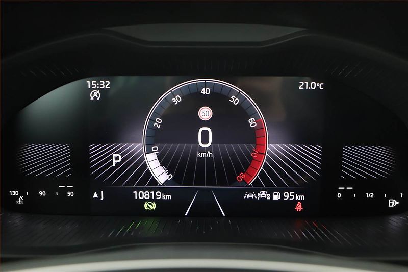 Škoda Scala (2024) Drive 1.0 TSI - fotka 8 z 15