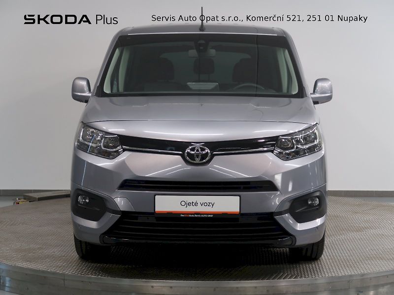 Toyota ProAce City Verso (2021) FAMILY L2 1.5D-4D 96KW 7MÍST T - fotka 4 z 31