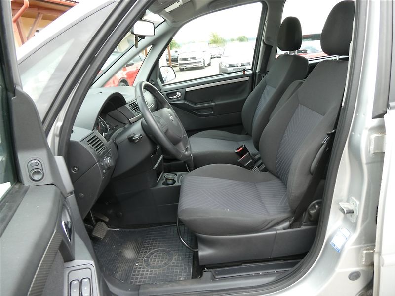 Opel Meriva 1,6 i 77kW AUTOMAT, klima - fotka 11 z 24
