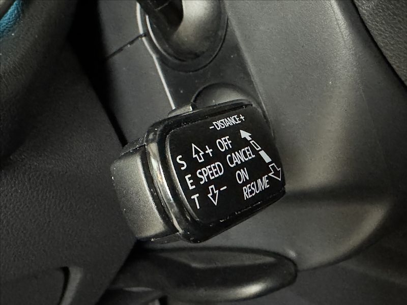 Škoda Octavia 2,0 TDi  DSG Tour Virtual LED - fotka 22 z 45