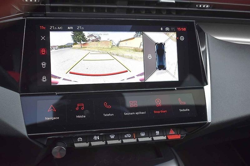 Peugeot 408 je solidně prostorný rodinný vůz s atraktivním vzhledem