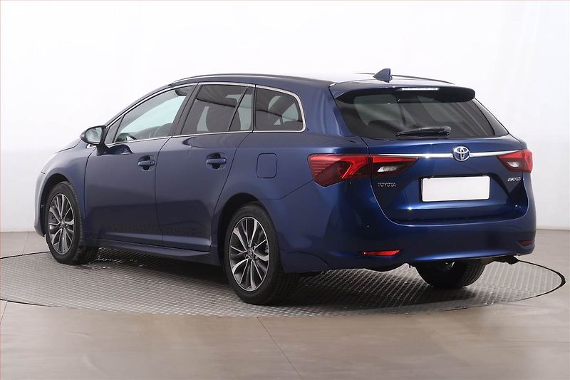 Toyota Avensis (2016) 2.0 D-4D, Serv.kniha, Navi - fotka 3 z 18