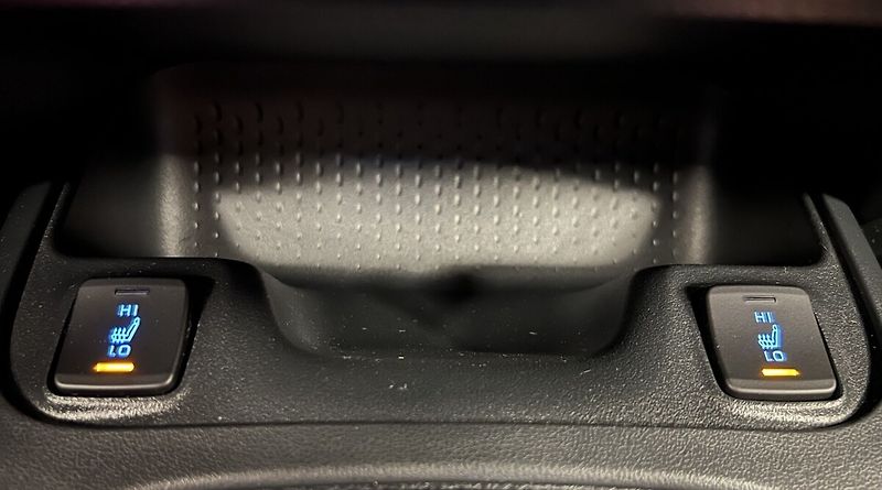 Toyota Corolla 1,5i AT COMFORT TECH - fotka 7 z 16