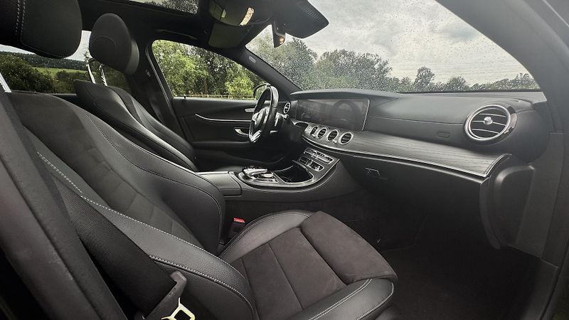 Mercedes-Benz Třídy E (2020) E450 V6 Biturbo 4matic AMG - fotka 15 z 19