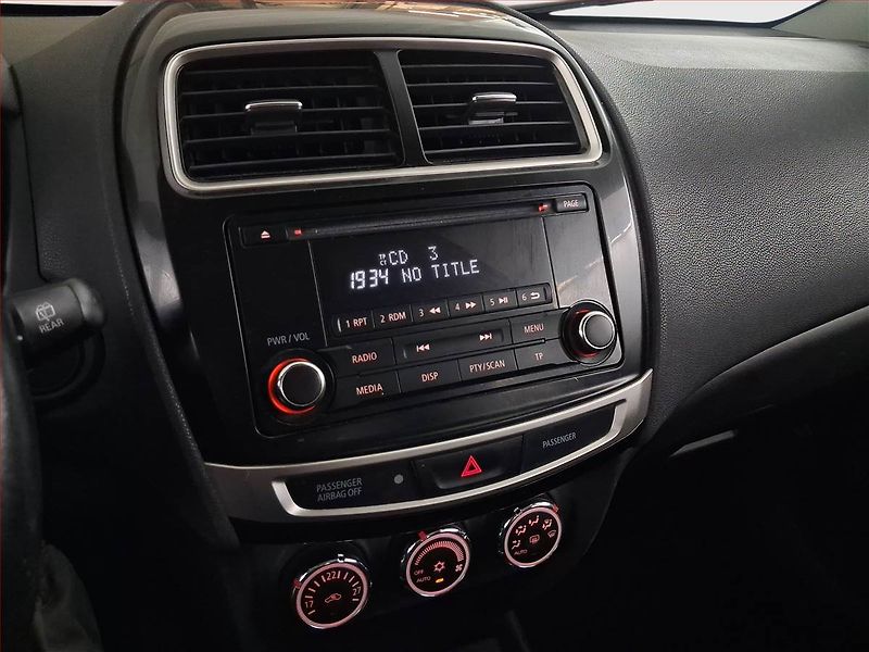 Mitsubishi ASX (2014) Inform 1.6 MIVEC, Tempomat - fotka 12 z 15