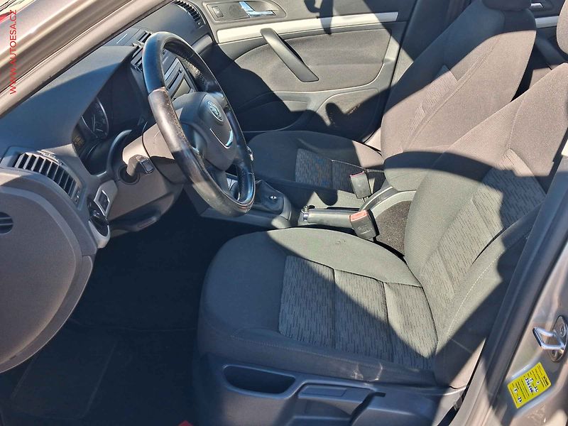 Škoda Octavia (2012) 1.4 TSi, 1.maj,ČR - fotka 9 z 17