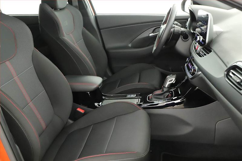 Hyundai i30 (2025) 1.0 T-GDI, N-LINE, DPH - fotka 16 z 18