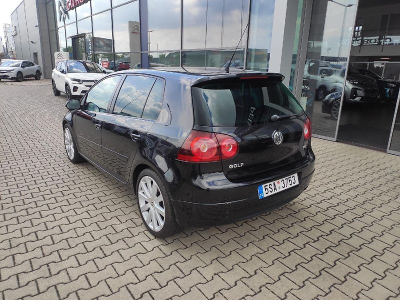 Volkswagen Golf (2008) R LINE 1.4 TSI 90 kW MAN6 - fotka 3 z 33