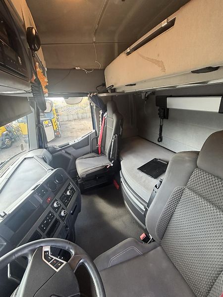 Renault T 520 EURO 6 low deck  - fotka 18 z 23
