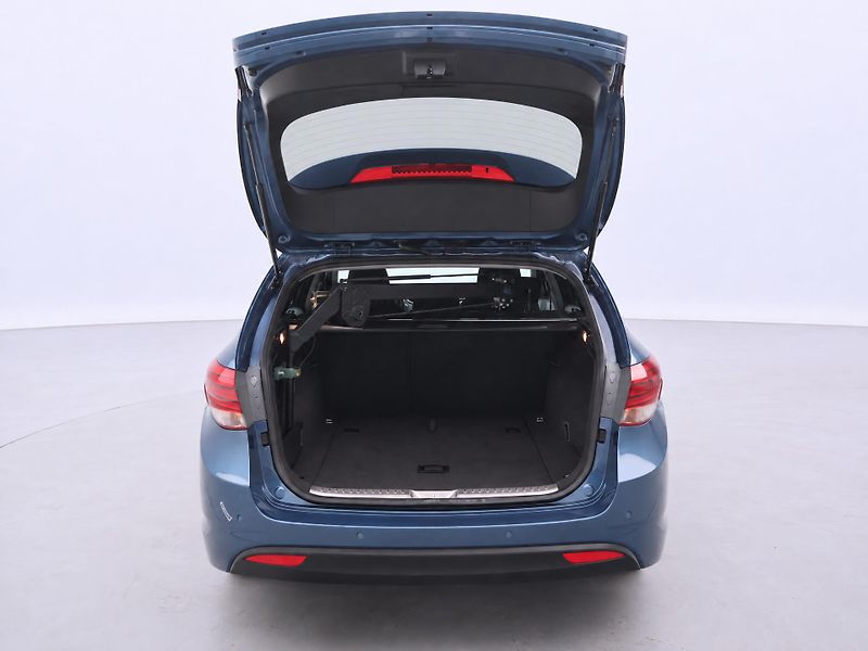 Hyundai i40 1,7 CRDi 104kW Aut. CZ Premium - fotka 9 z 44