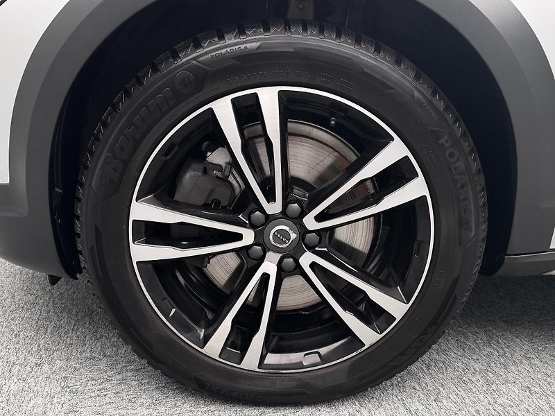 Volvo V90 CC D5 AWD PRO POLESTAR CZ  - fotka 47 z 47