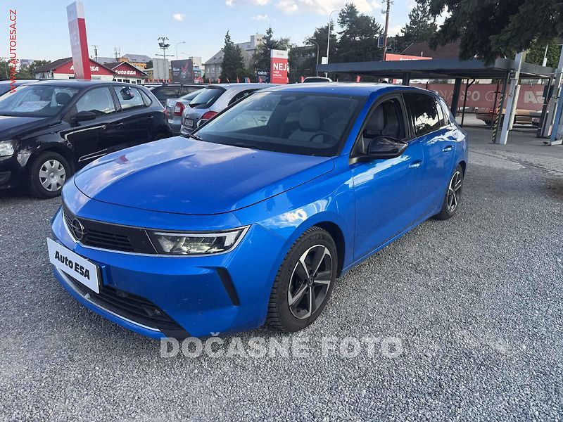 Opel Astra (2023) 1.2PT - fotka 1 z 3