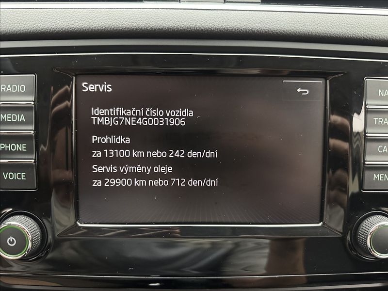 Škoda Octavia 1,6 TDi 6ST. MAN. NAVI SENZORY - fotka 19 z 33
