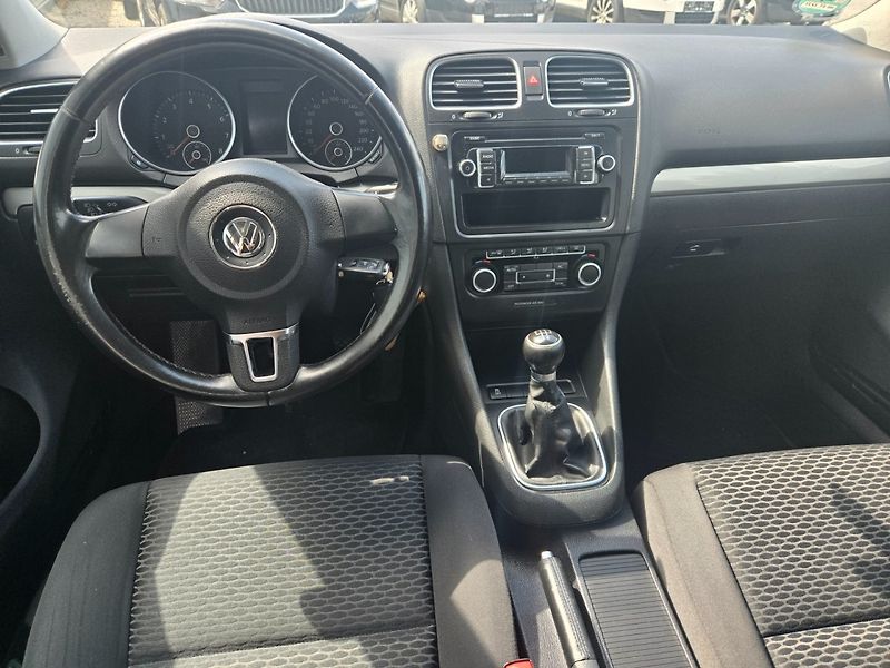 Volkswagen Golf (2011) 1.2 TSI - fotka 13 z 18