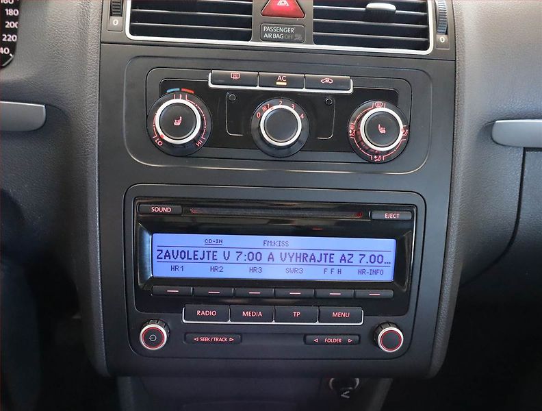 Volkswagen Touran (2010) 1.6 TDI, Tempomat - fotka 12 z 14