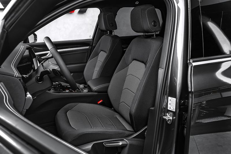 Volkswagen Touareg V6 3,0TDI Vzduch LED Tažné - fotka 13 z 18