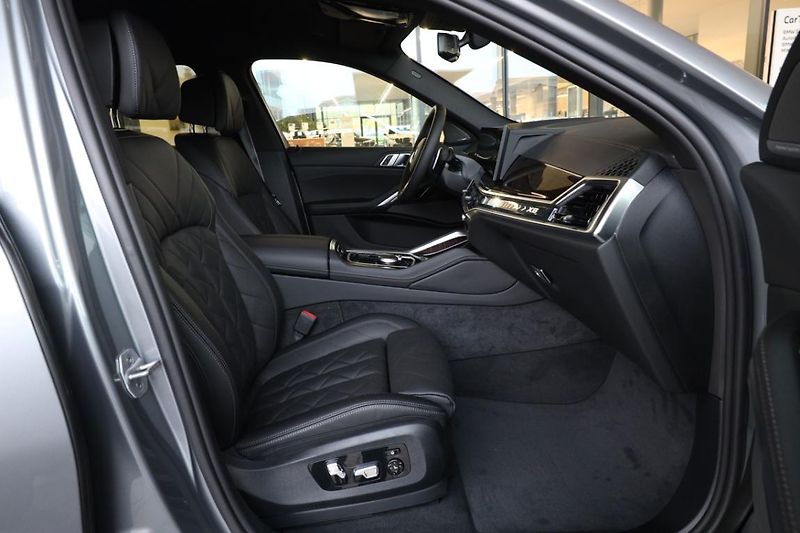 BMW X6 xDrive30d - fotka 14 z 18