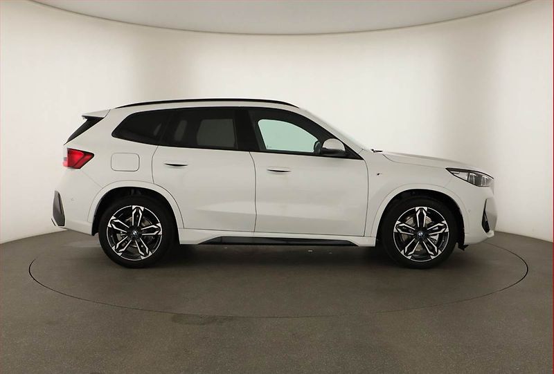 BMW X1 (2025) sDrive20i - fotka 6 z 20