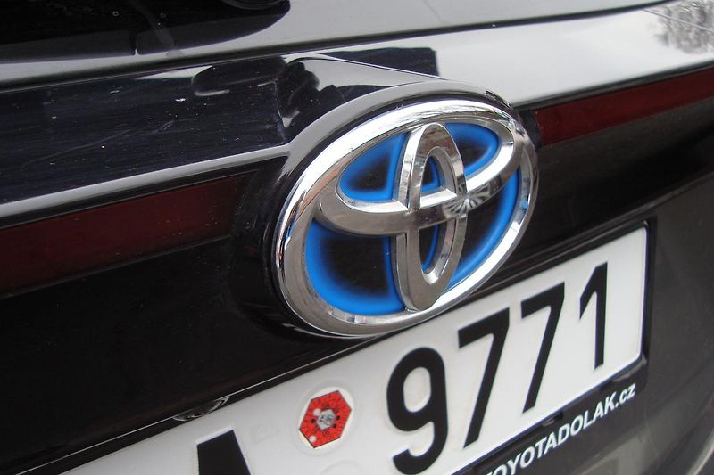 Toyota Yaris Cross (2024) 1.5 Hybrid,ČR,1.Maj.Exetucive - fotka 16 z 83