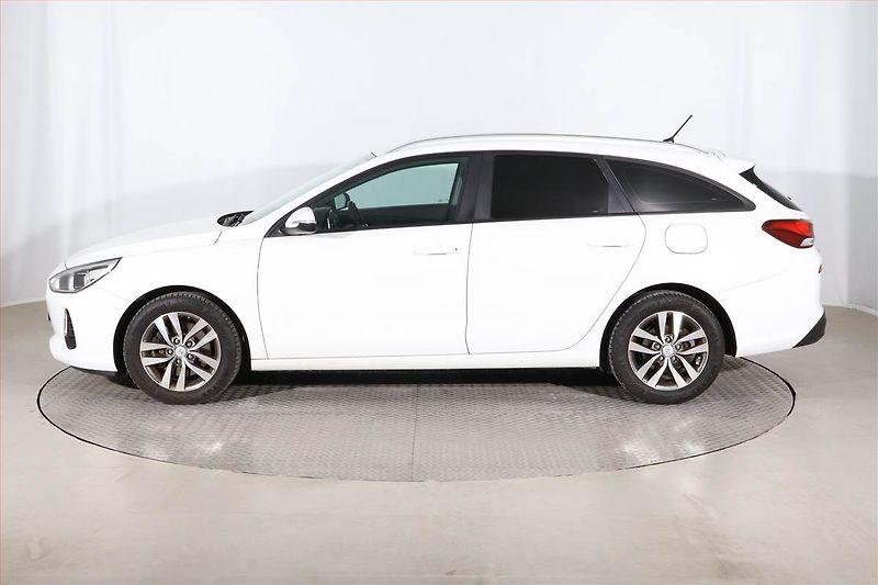 Hyundai i30 (2018) 1.6 CRDi, Serv.kniha, Tempomat - fotka 3 z 18
