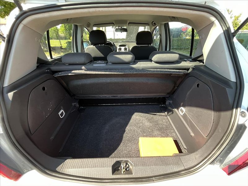 Opel Corsa 1,3 CDTi  Nová STK,Tažné,Klima - fotka 25 z 40