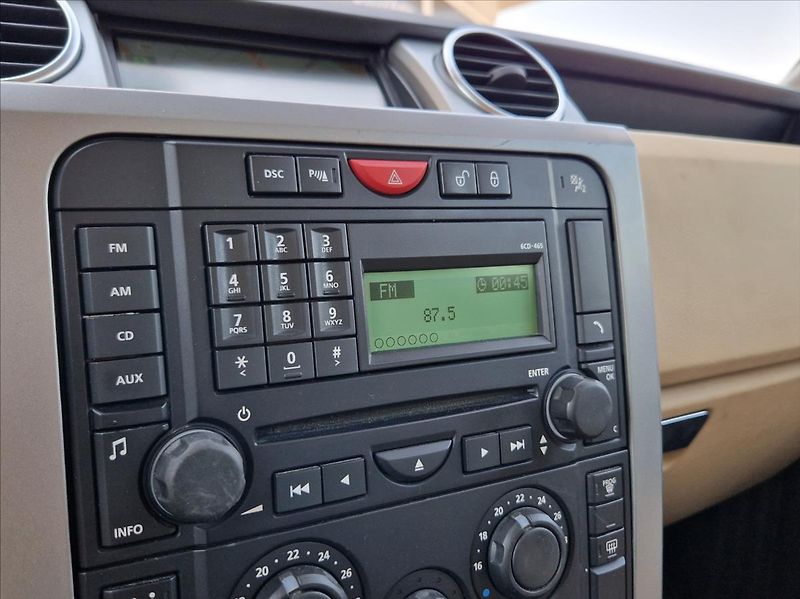 Land Rover Discovery 2,7 TDI 140kW TAŽNÉ HARMANKARD - fotka 24 z 35