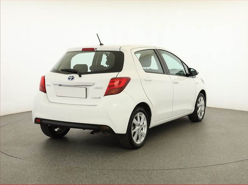 Toyota Yaris (2015) 1.5 Hybrid, Automat - fotka 5 z 18