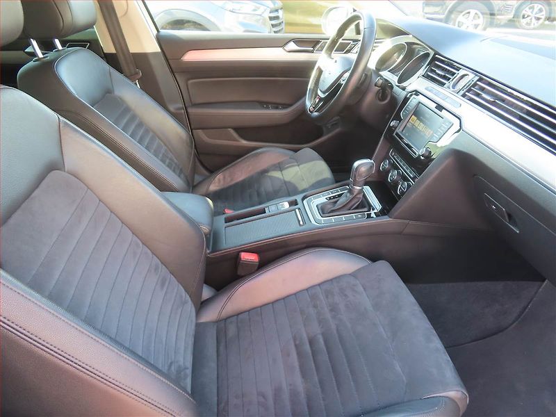 Volkswagen Passat (2017) 2.0 TDI, Automat, Navi - fotka 9 z 22