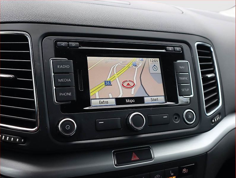 Volkswagen Sharan (2013) 2.0 TDI, Automat, 7 míst, ČR - fotka 15 z 22