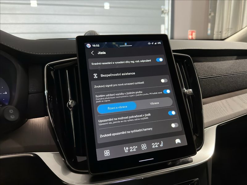 Volvo XC90 (2026) 2,0 T8  Ultra Bright - fotka 31 z 42