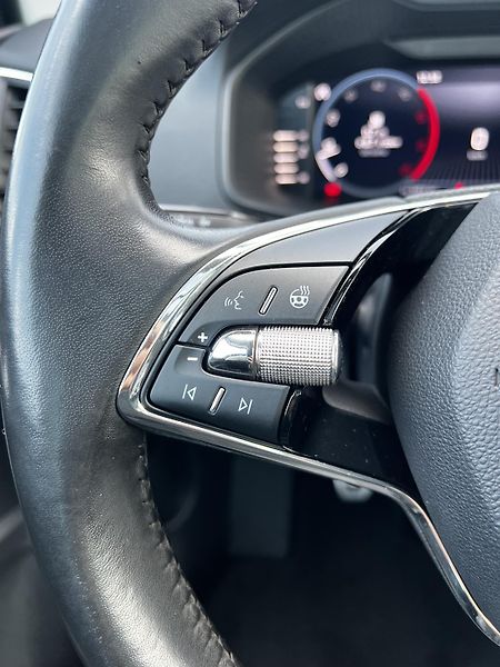 Škoda Karoq 2.0TDI 110kW Style+ Panoram TZ - fotka 12 z 28