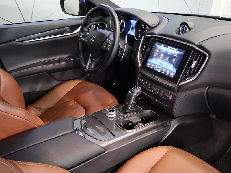 Maserati Ghibli 3.0 V6 202 kW - fotka 22 z 24