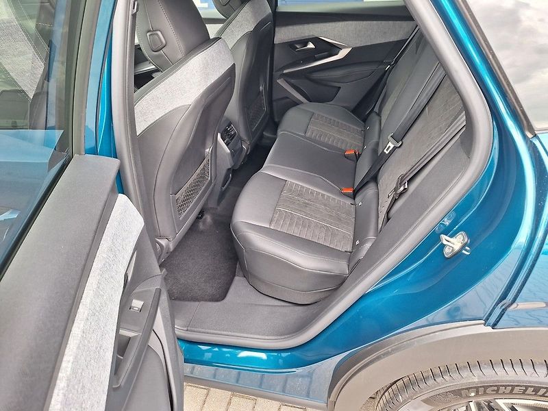Peugeot 3008 (2026) GT Plug-in HYBRID 195 e-DCS7 - fotka 15 z 23