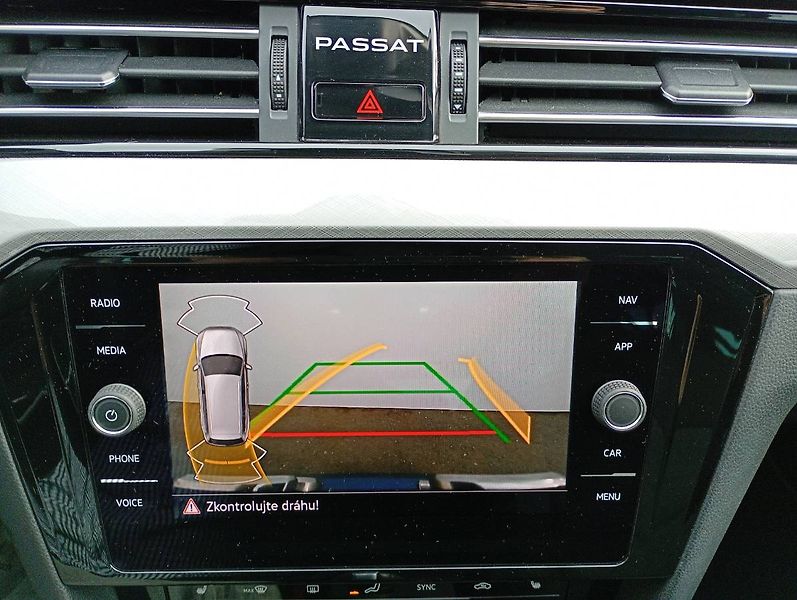 Volkswagen Passat (2022) 1.5TSI DSG 110kW záruka - fotka 10 z 30