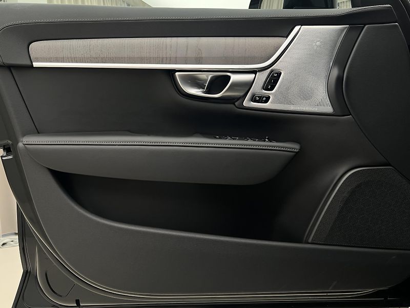 Volvo V90 CC B5 AWD ULTIMATE BRIGHT AUT - fotka 7 z 48