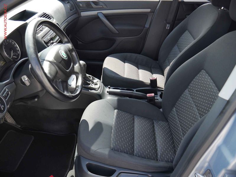 Škoda Octavia (2011) 1.6TDi, ČR, Klima - fotka 9 z 15