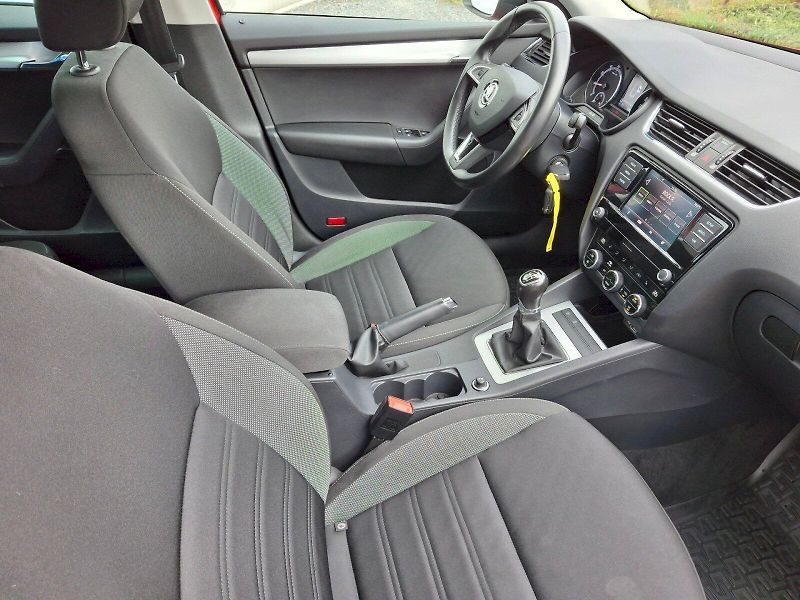 Škoda Octavia (2019) Ambition Plus 1,5TSi 110kW - fotka 13 z 33