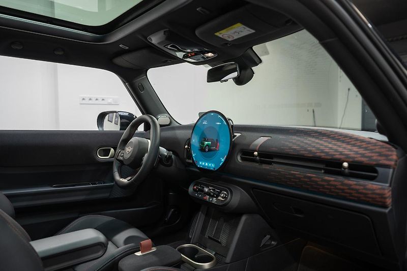 Mini Cooper JCW 2.0 170 kW - fotka 9 z 30