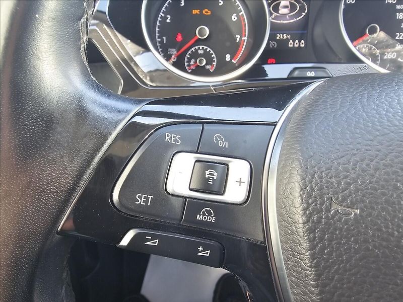 Volkswagen Touran 1,4 TSi 110KW Highline Panoram - fotka 17 z 52