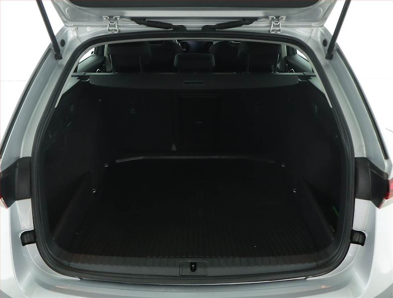 Škoda Octavia (2022) Ambition 2.0 TDI, ČR,1.maj - fotka 13 z 15