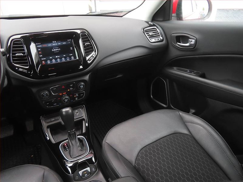 Jeep Compass (2021) 1.3 T-GDI, Automat, Serv.kniha - fotka 8 z 21