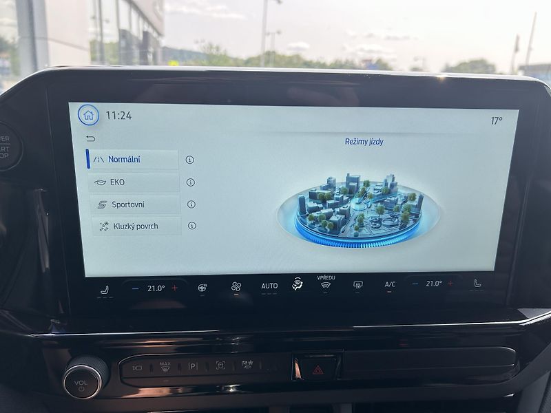 Ford Tourneo Custom Titanium L1 2.0 EcoBlue 110 kW - fotka 33 z 37