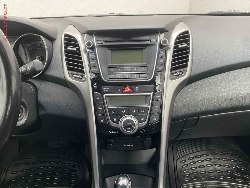 Hyundai i30 (2014) 1.6i, ČR, AT, temp. - fotka 12 z 17