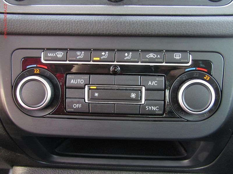 Volkswagen Tiguan (2013) 2.0TDi 4x4, Sport, TZ, xenon - fotka 14 z 18